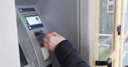 Stracił dostęp do konta w banku. Wszystko dlatego, że nie wypełnił ankiety