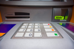 Masowo wypłacają pieniądze. 24 tys. złotych na osobę