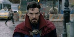Doktor Strange 2 - czy w filmie zobaczymy alternatywny skład Avengers? Tak sugerują gadżety