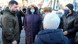 Ukraina-Rosja. Interfax: granicę przekroczyło ponad 10 tysięcy osób z Donbasu