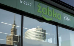 Po wycofaniu się Japończyków nowy gracz chce przejąć Żabkę