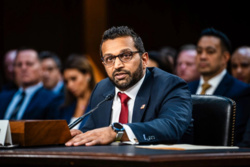 FBI prowadzi śledztwo w sprawie źródeł finansowania zamieszek w Los Angeles – mówi Patel | Epoch Times Polska