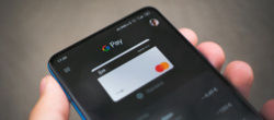 Google Pay przestało działać na chińskich smartfonach. To nie jest awaria