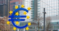 W Węgrzech 80% społeczeństwa chce dołączenia do strefy euro. Prezes banku centralnego chce "udanego" przyjęcia euro, a nie "szybkiego"