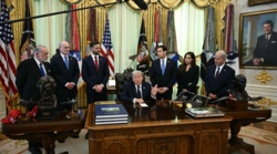 Kurs dolara na rozdrożu. „Spotkanie przebiegło bardzo pomyślnie”, zapewnia Trump. Bliski Wschód zachwieje USD/PLN i EUR/USD?