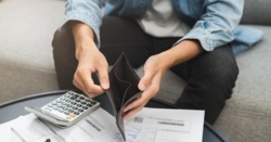 Upadłości firm w sierpniu 2025. 34 przypadki i rekordowa liczba wniosków o ogłoszenie upadłości