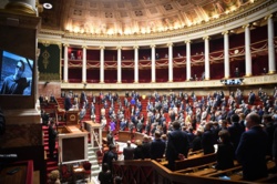 Francja: Ustawa o "pomocy w umieraniu" przyjęta. Krok ku legalizacji eutanazji - EURACTIV.pl