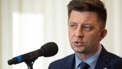 1 mln szczepionek przeciwko COVID-19 nie pojechało do punktów. Dworczyk o "niepokojących informacjach"