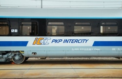 PKP Intercity i FPS podpisały aneks. Wagony do 2030 r., kar nie będzie