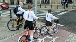 Nowy obowiązek dla dzieci do 16. roku życia. Rodzice są na tak