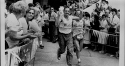 Cliff Young. Wygrał ultramaraton w gumowcach