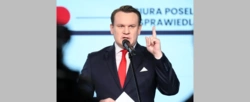 Tarczyński niewpuszczony do Wielkiej Brytanii. Reakcja Sikorskiego i wielka polityka