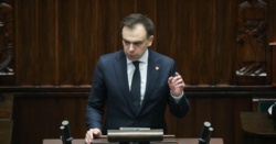 Atak z 17 państw na polski system. Minister ujawnia prawdę o problemach z KSeF