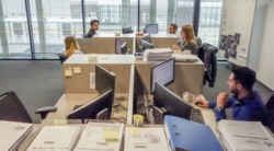 Pracoholizm może być zabójczy. Psycholożka: ciało zaczyna "krzyczeć"