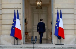 Francuska prasa: koniec misji Lecornu to nie koniec kryzysu