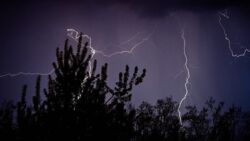 Odpoczniemy od upałów, ale nie od burz. Prognoza pogody na sobotę