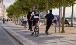 Coraz częściej wybieramy rower czy hulajnogę. Mikromobilność może być receptą na problem smogu i korków w miastach