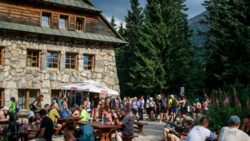 Górale z Podhala liczą dudki. "Zainteresowanie szczególnie jednym rodzajem pobytów"