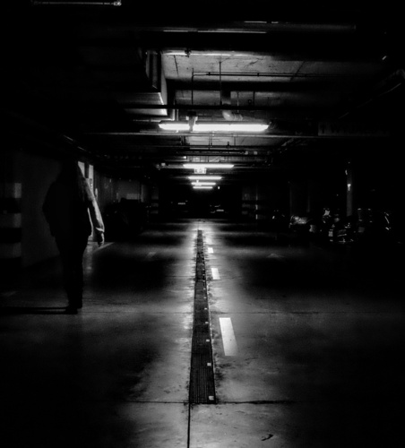 Kiedy po długim czasie fotografowania analogiem biorę do ręki aparat cyfrowy, to nie mogę się nadziwić, jakie ma - adamszuba - Hejto.pl