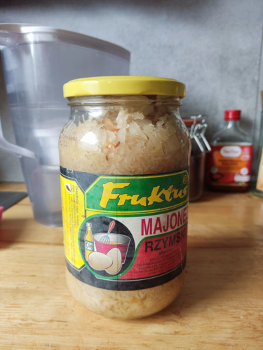 #jedzenie #majonez Właśnie wyciągnąłem kapustkę do obiadu i moim oczom ukazała się znajoma etykieta. Jedyny - Gilgamesh - Hejto.pl