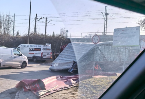 #bekaztransa #transporttoniebajka Tradycji musi stać się zadość i raz w tygodniu jakiś kierowca zawodowy sprawdza - Fishery - Hejto.pl