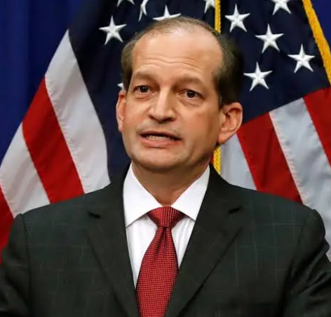 Dla tych którzy się nie orientują proszę poznajcie tego pana. To Alexander Acosta. Ten pan odpowiedzialny jest za - DKK - Hejto.pl