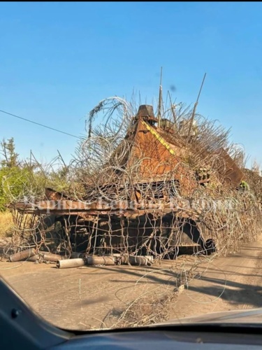 W russi do pancerniaków powołali kogoś z musasrańskiej akademii sztuk pięknych. Nie wiem jaki pojazd znajduje się - alaMAkota - Hejto.pl
