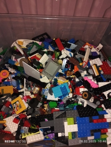 Kurde, nie zaglądam już na #olx.. Za dobre oferty na #lego. Kupiłem: 10kg w tym trochę samochodów/250zł 2.5kg - PanNiepoprawny - Hejto.pl