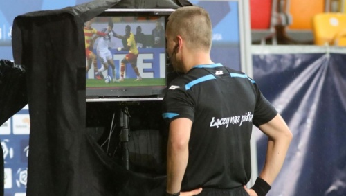 Łączy nas Wódka - zamiast Ligi Mistrzów "wytrzeźwiałka" W nocy w Lublinie policja zatrzymała i - aerthevist - Hejto.pl