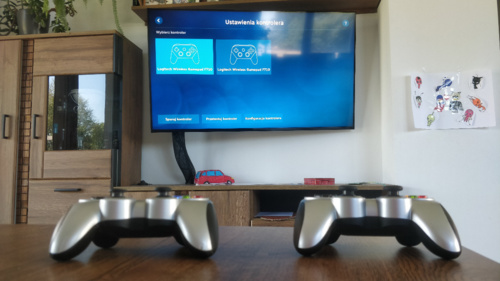 No dobra, chwaliłem się dwoma kontrolerami i wygląda na to, że bez problemu działają :smiley: Teraz pasowałoby - PanNiepoprawny - Hejto.pl