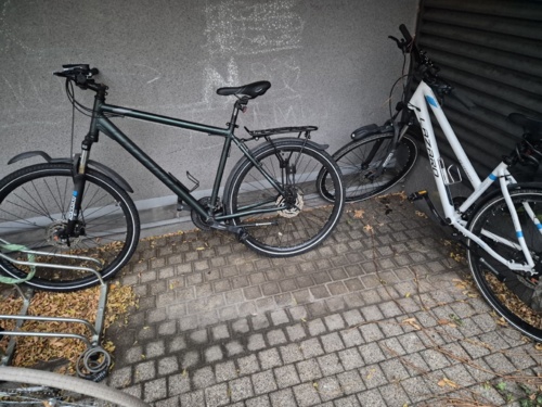 Szkurwa j⁎⁎⁎na mać!...że tak sobie pozwolę. Zajebali mi rower! Kupiony pol roku temu, żadne rocket science, zwykły - AndrzejZupa - Hejto.pl