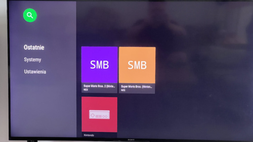 Testuję sobie apkę Lemuroid na TV. Dość prosty emulator, ale umie NESa. Niestety odtwarza gry zbyt szybko i chyba - PanNiepoprawny - Hejto.pl
