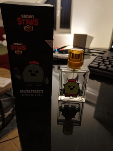 Nowy nabytek. Brawl stars to jest taka gra na komórę i ja w nią czasem gram i dlatego kupiłem te perfumy. Na - roadie - Hejto.pl