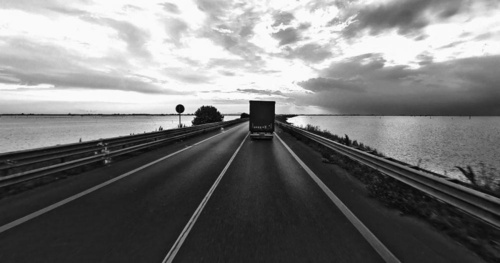 Wielu przewoźników ledwo zipie. Mówią o najeździe ukraińskiego transportu na Polskę i Europę - eloyard - Hejto.pl