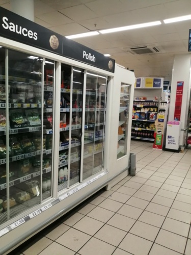 Ladies and Gentlemen, nasza lodówka w angielskim Tesco awansowała z "Eastern Europe" na - UmytaPacha - Hejto.pl