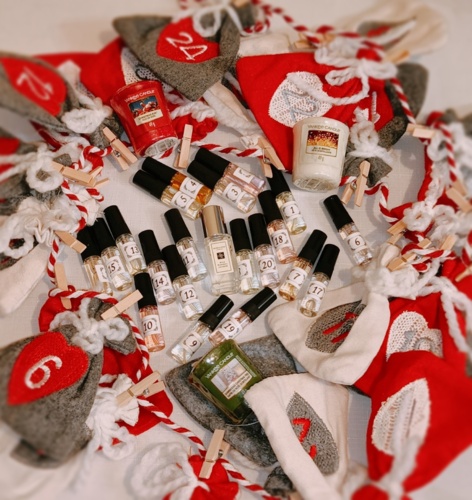 Hej tagu #perfumy Dopiełam listy więc już oficjalnie zaczynam zbierać chętnych na nietypową #rozbiorka - Czasem_ruda - Hejto.pl