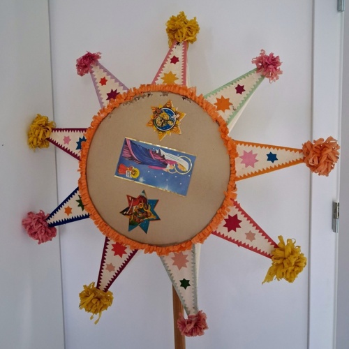 Ehhh ta gwiazda ma ponad 30 lat. Własnoręcznie dekorowana za gówniarza. Obgryziona przez myszy na strychu, czas na - GazelkaFarelka - Hejto.pl