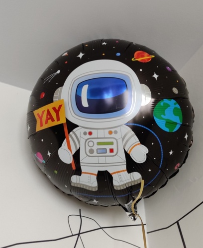 Ale super balona z helem dostałem :grinning: #kosmonauta #chwalesie - damw - Hejto.pl