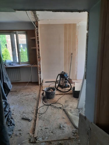 Etap 3 zmierza ku końcowi. Ściana była ściany niy ma. :muscle:Jak mi żonka jeszcze raz powie, że ma małą kuchnie - paulusll - Hejto.pl