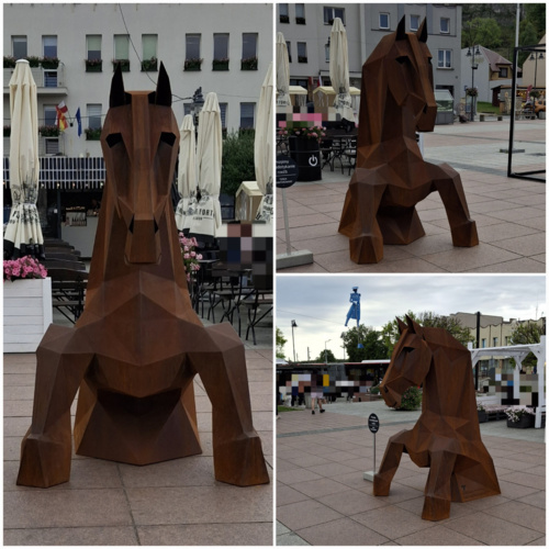 Tak trzeba żyć. Admini #hejto zaczęli stawiać sobie pomniki xD #heheszki #olsztyn - entropy_ - Hejto.pl