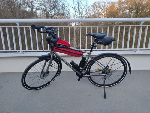 No, abominacja rowerowa gotowa, testowana właśnie - pojechaliśmy sprawdzić nowa kładkę nad Widawą. Mostek ze - wonsz - Hejto.pl