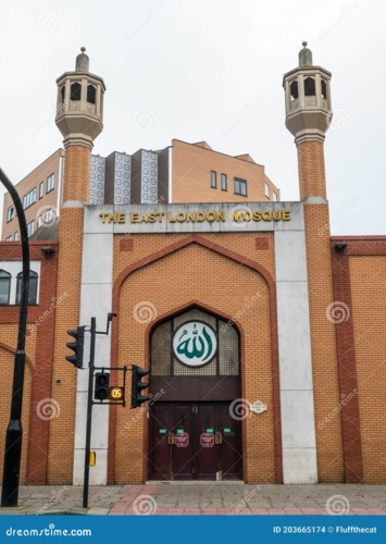 #naopowiesci #zafirewallem Rok 2037 لَنْدَن (Londyn) Deszczowy październik, Alan Polec stoi w kolejce do punktu - cebulaZrosolu - Hejto.pl