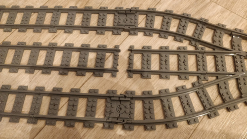 > #niepoprawnelego < #klocki Ciekawie zaprojektowane. Jeśli da się już razu łuk, to ni chu chu nie da się tego - PanNiepoprawny - Hejto.pl