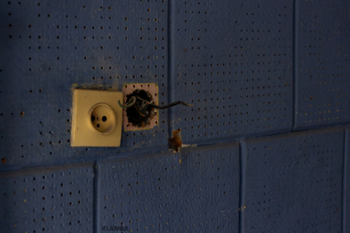 Ruiny pod prądem - Klamra - Hejto.pl