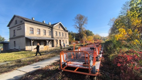 Drezyny już na miejscu. Zapraszam na świętowanie #zainteresowania #kolej #pkp #podroze #podrozujzhejto #chwalesie - starebabyjebacpradem
