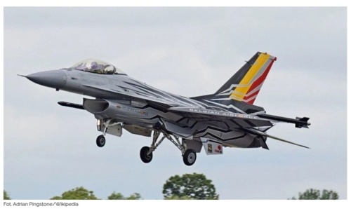 Cytując klasyka: Kurevsko nedobre novinky O co chodzi? Przekazanie pierwszego z 30 belgijskich myśliwców F-16 do - damw - Hejto.pl