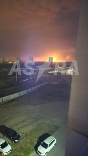 Wy sobie słodko śpicie a w saratowie płonie rafineria :tongue::fire: #rozjebaneruskiegowno #ukraina #wojna #rosja - Mikuuuus - Hejto.pl