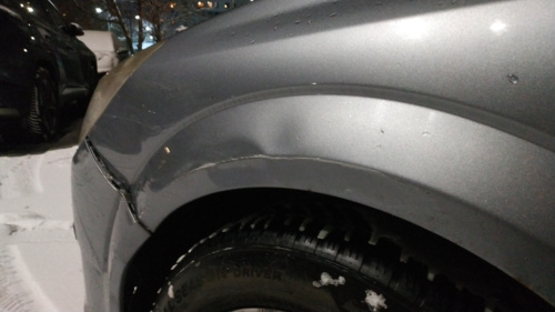 Asstra oberwała w zderzak i błotnik, bo panu w pewrzodzie zachciało się nieustąpić pierwszeństwa. Bardzo chciał - macgajster - Hejto.pl