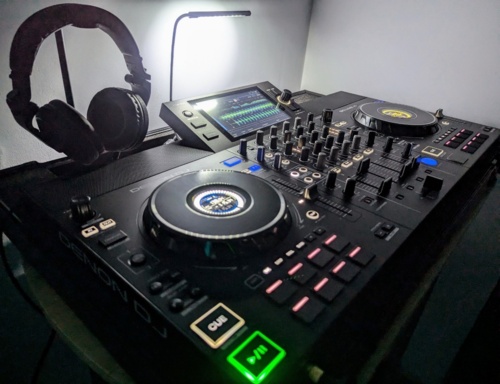 Po tych wakacyjnych wojażach, festiwalach, sanrajsach - zapragnąłem mieć konsolę do miksowania muzy no i - evilonep - Hejto.pl