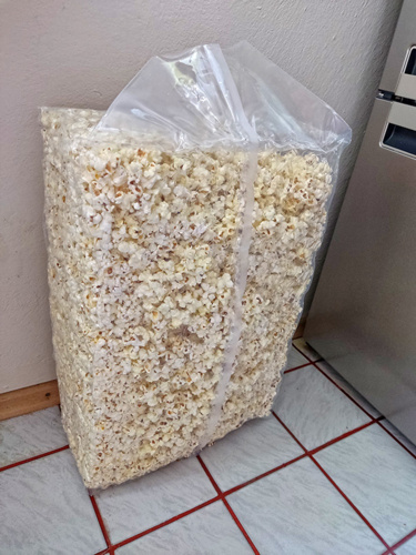 Ja pi⁎⁎⁎⁎lę... Chłop rzekomo myślał, że zamawia prawie 2 kilo ziaren kukurydzy. Zamiast tego przyszła do nas paka - Jakly - Hejto.pl